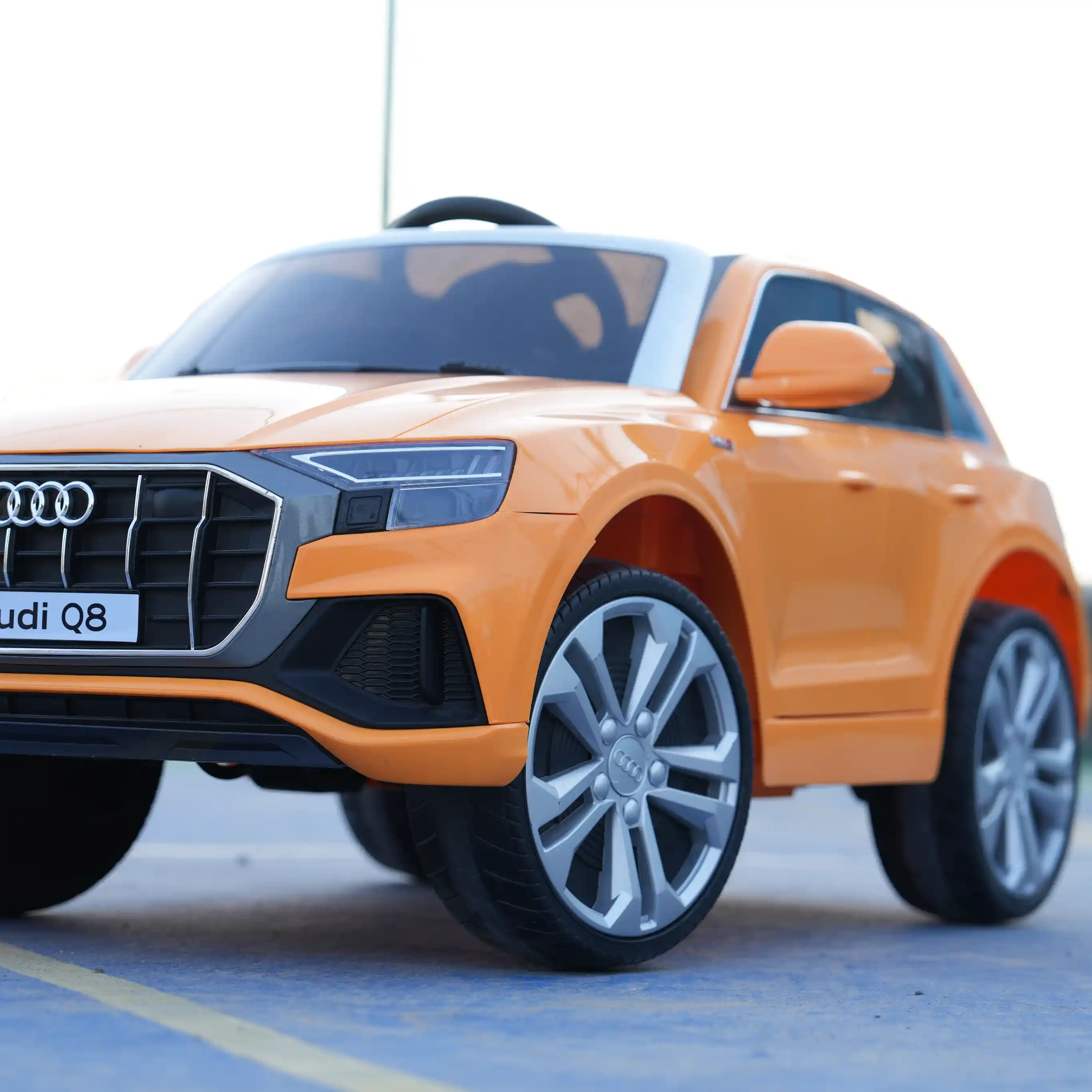audi-q8-orange-hero-2